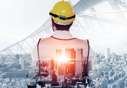 建筑工程師或從事現代設備技術的建筑工人